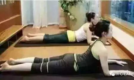 趴睡神器成人充气视频,成人充气床垫的舒适体验与使用技巧