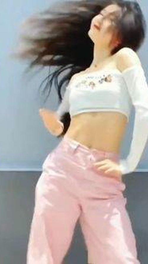 教成人宝妈跳舞视频,轻松入门，快乐舞动生活