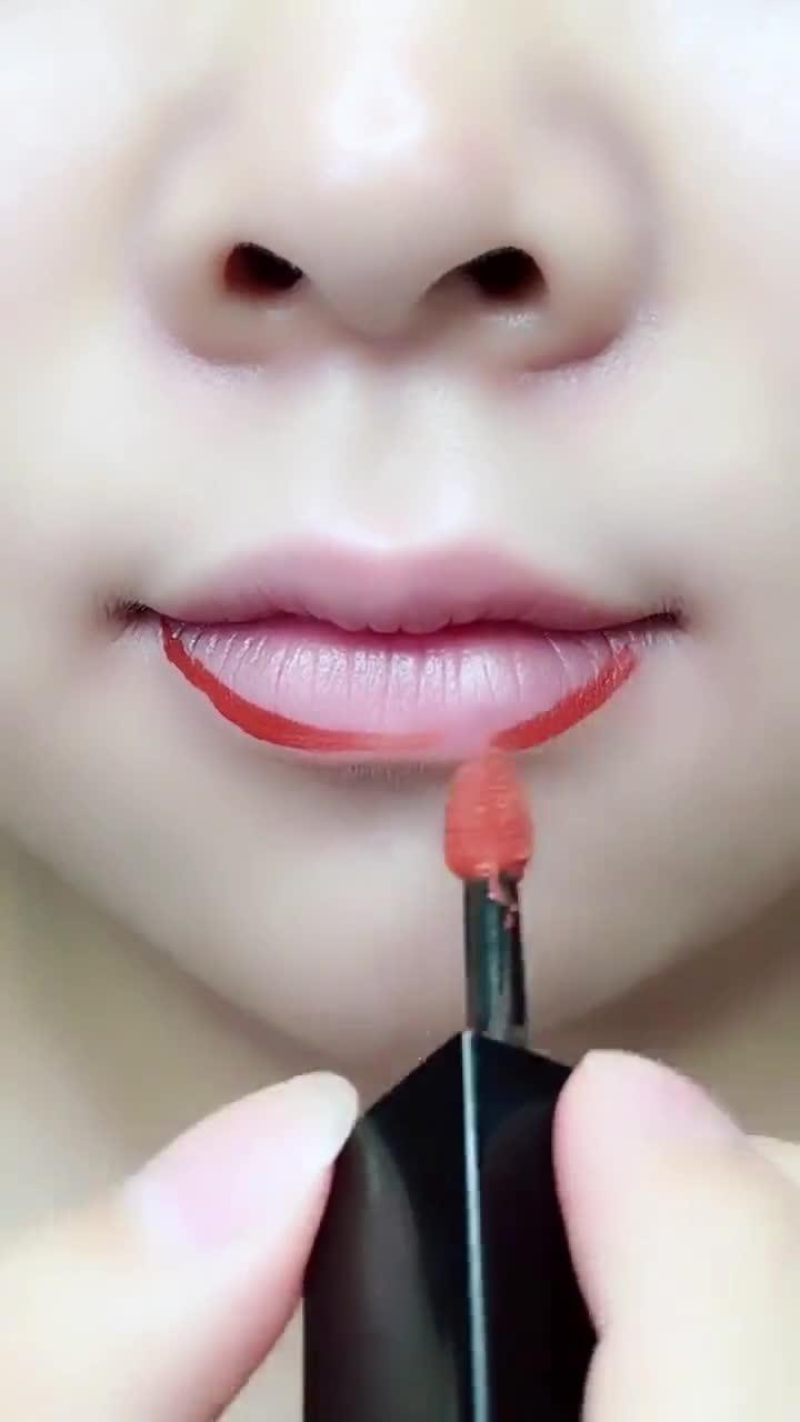 成人画口红教程视频,打造自信妆容