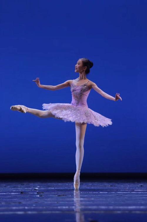 成人芭蕾撕脚背视频大全