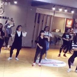 最新流行的成人舞蹈视频,揭秘2023年度最火成人舞蹈视频趋势