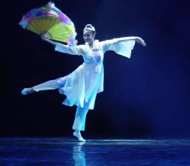 成人舞蹈浮光教学视频,成人舞蹈教学视频精华解析