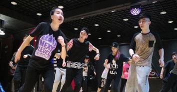 成人男生居家街舞视频,揭秘男生居家街舞风采