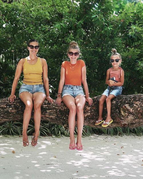 成人母女写真外景视频