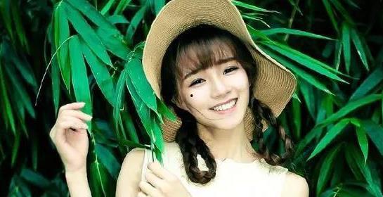 成人笑得很开心的视频,成人笑颜如花视频集锦