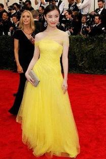 成人礼服走姿视频,成人礼服走姿风采解析