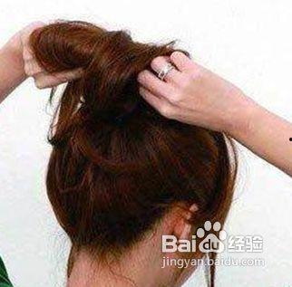 成人短马尾怎么扎视频,轻松打造时尚利落造型